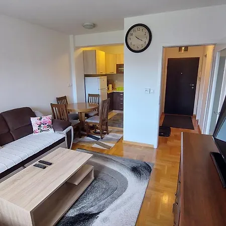 Apartment Rest *
